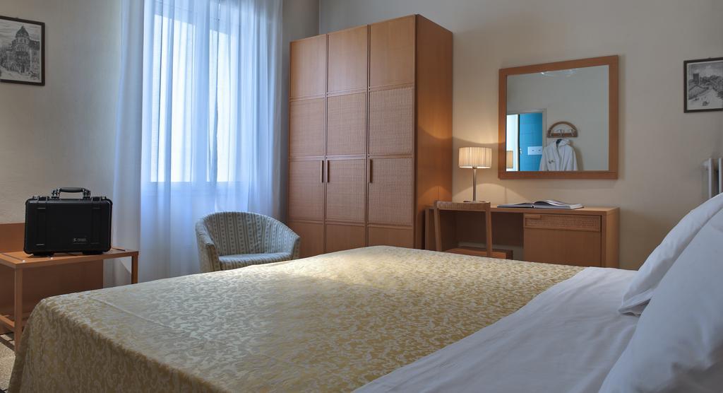 Hotel Terme Bologna Abano Terme Habitación foto